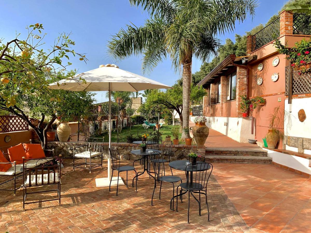 B&B Villa Vittoria Джардини Наксос Екстериор снимка