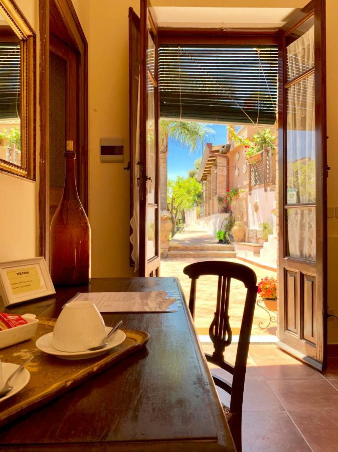 B&B Villa Vittoria Джардини Наксос Екстериор снимка