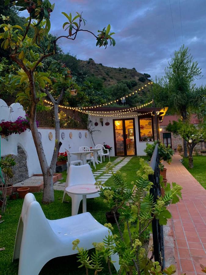 B&B Villa Vittoria Джардини Наксос Екстериор снимка